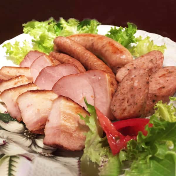 【特選ギフト】《湘南ふじさわオリーブ豚》熟成ベーコン、フランクフルト詰め合わせギフトセット