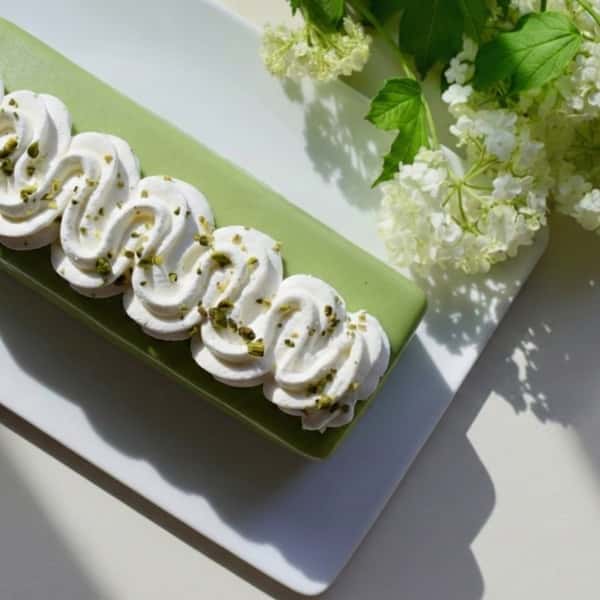 栄養学とアートの融合。甘味料不使用未体験の口福・VEGGI de PAN （3月はイチゴソース入り抹茶ムースVEGGI de PAN)【完全オーガニック・グルテンフリー・低糖質】