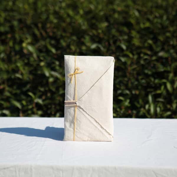 山岳民族レンテン族手織り布で包むギフト(生成）　　化学肥料農薬不使用栽培＜自然に寄り添うお茶の時間セット＞京都和束産　萎凋煎茶・初摘み焙じ茶【ギフト】