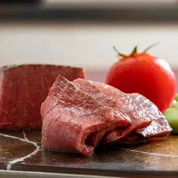 【ギフトにおすすめ】八崎牛の無添加ローストビーフ