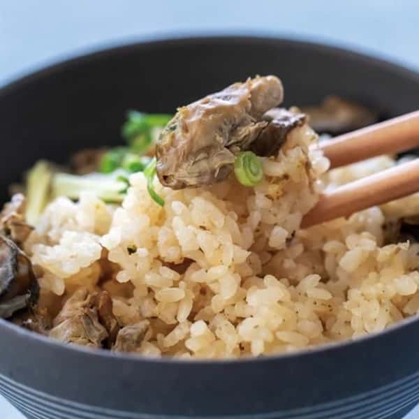 本格的炊き込みご飯の素〈能登産かきめしの素〉昔ながらの丸大豆醤油と本みりんと純米料理酒だけで仕上げました