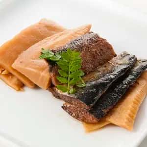 春の旬食材たけのこと身欠きにしん使用のおそうざい〈にしん竹の子煮〉やさしい味に仕上げた春食材