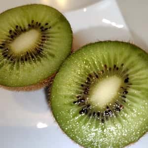 無農薬キウイフルーツ　良品18個入り