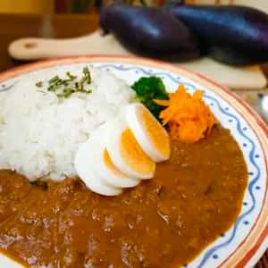 自家挽きの合挽き肉で作る、贅沢なすキーマカレー＜無添加・グルテンフリー・砂糖不使用・天日塩100% ＞国産牛肉、国産豚肉使用