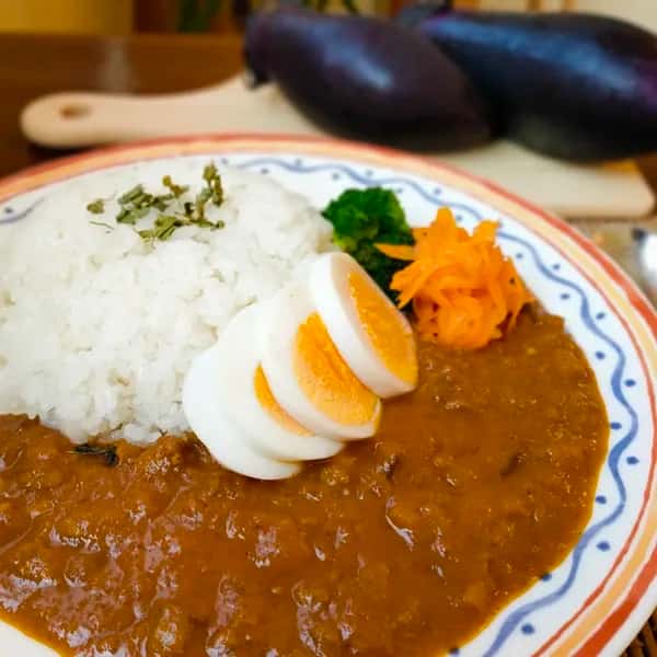 国産牛肉と豚肉100%使用。なすキーマカレー。安心の自家製合い挽き肉＜無添加・グルテンフリー・砂糖不使用 ＞