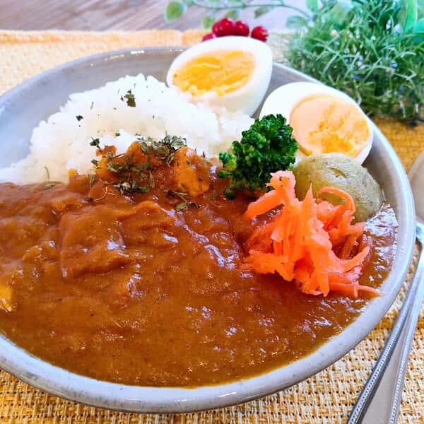 ギフトにもオススメ。うま味たっぷり!!厳選4種のスパイスカレーの食べ比べセット ＜無添加・グルテンフリー・砂糖不使用＞ メッセージカードサービス中。