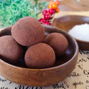 無添加なのに、この濃厚さ。母の日に安心のご褒美チョコ。天日塩の濃厚トリュフカカオ＜無添加・グルテンフリー・砂糖不使用＞高知県黒潮町産天日塩使用