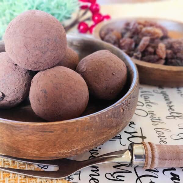 メッセージカードサービス中。ホワイトデーやギフトにもおススメ。無添加レーズンの濃厚トリュフカカオ(黒潮町産天日塩使用)＜無添加・グルテンフリー・砂糖不使用＞