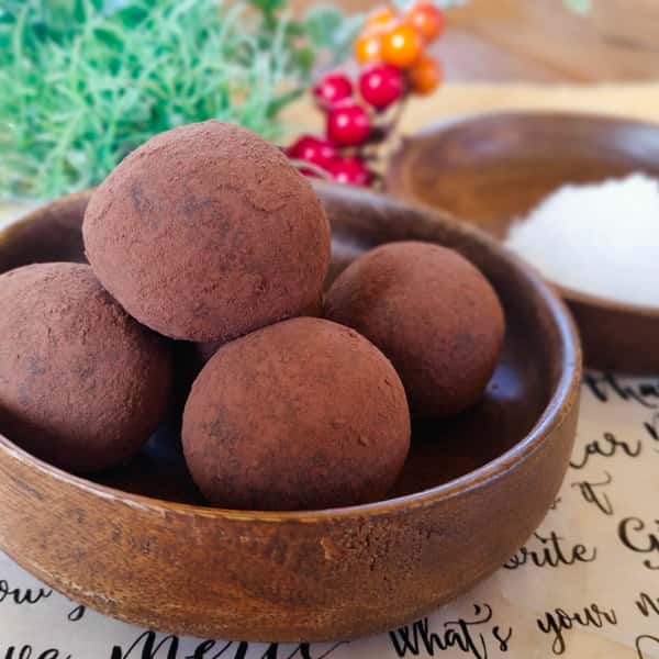 メッセージカードサービス中。ギフトにもオススメ。天日塩の濃厚トリュフカカオ＜無添加・グルテンフリー・砂糖不使用＞高知県黒潮町産天日塩使用