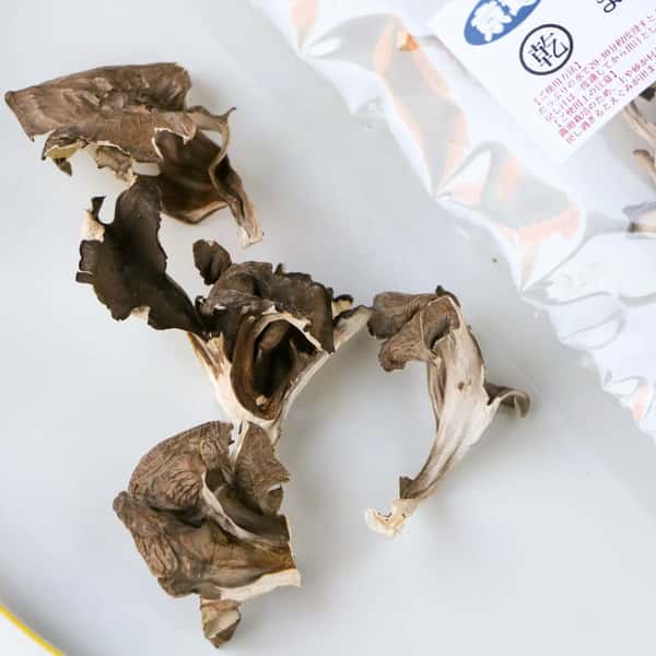 農薬不使用原木栽培【乾燥舞茸】芳醇な香りと濃厚な旨味たっぷり！京都京北産の超希少な幻の舞茸を乾燥してお届け