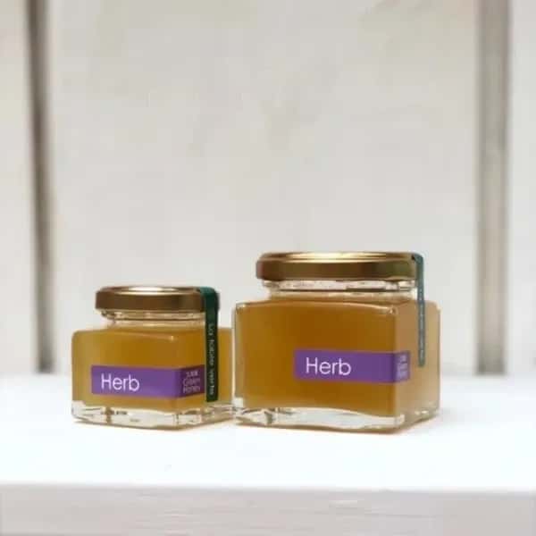 《非加熱・無投薬》自然養蜂で採取した無農薬栽培のハーブの蜂蜜 「Herb 」