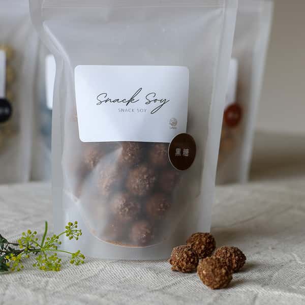 【SNACKSOY・黒糖｜グルテンフリー】　大豆のおやつ　九州産有機大豆　豆菓子
