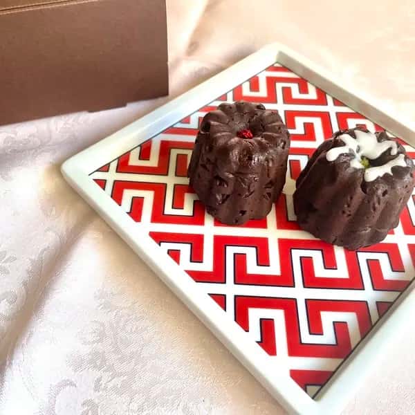 カラダに寄り添うグルテンフリー甘さ控えめの濃厚酒粕チョコブラウニー