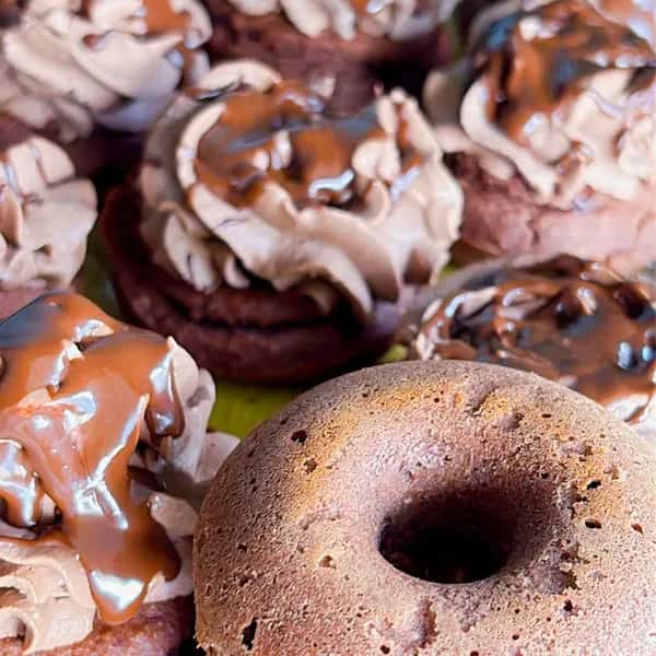 ギフトオススメ！＜ホイップクリームサンド2個セット＞"ストロベリー、ショコラ"乳製品、小麦、卵不使用