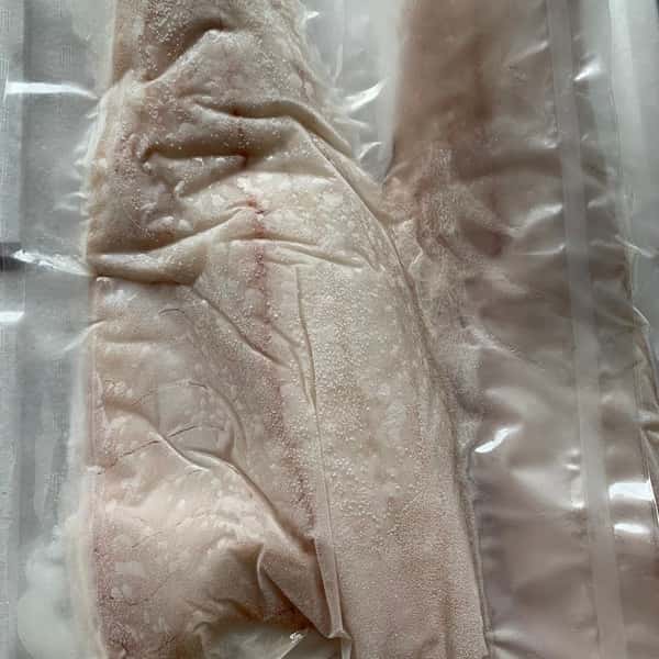 【赤字覚悟の投げ売り価格！！】冷凍マダラ（真空パック）1ｋｇ以上