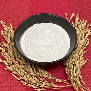 自然栽培米の米粉【900g】使いやすいチャック付きの袋でお届けします。