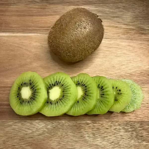 愛媛県産グリーンキウイ<農薬・化学肥料不使用/有機JAS認証＞手作り有機肥料で育てた甘酸バランスの良い爽やかなキウイ