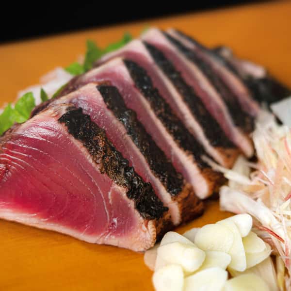 ［ギフト］［送料無料］地元高知人も、これは美味い！とうならせる！一本釣り地鰹の藁焼きタタキ（旬凍）