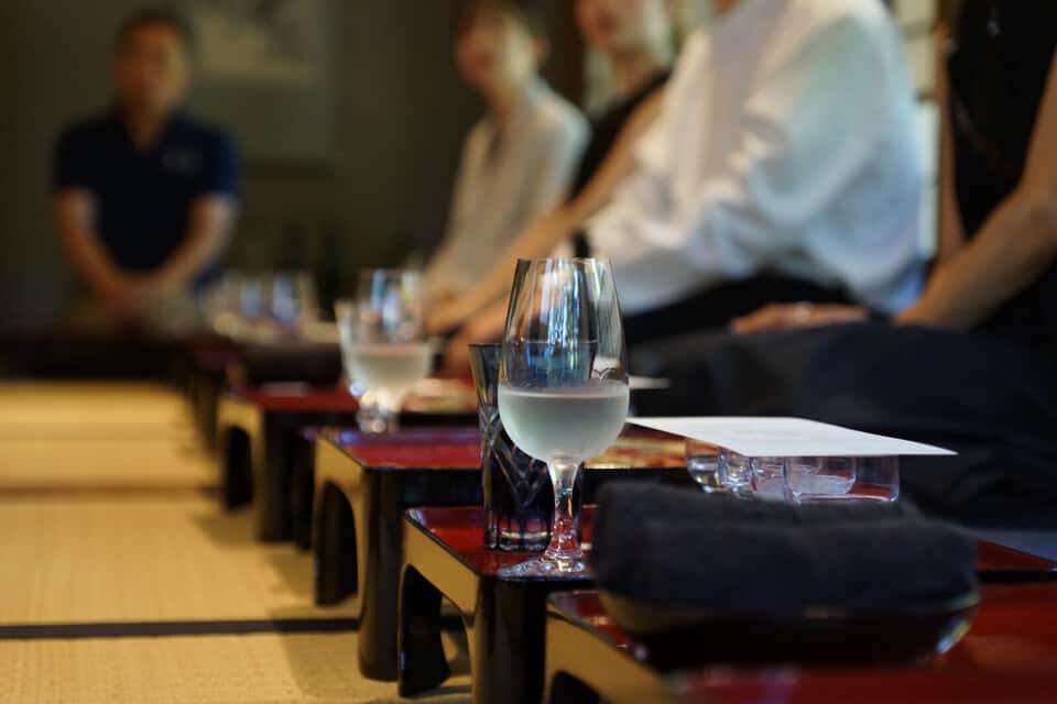 お酒好きな人に贈る 背景