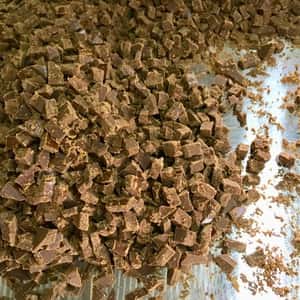 在来種さとうきびでつくる『純黒糖』