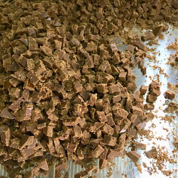 在来種さとうきびでつくる『純黒糖』