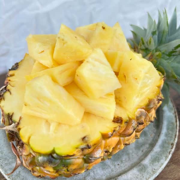 ゴールドバレルパイナップル有機JAS認証圃場で栽培〈沖縄県産ゴールドバレル〉パイナップルの王様！甘さが際立つパイナップル