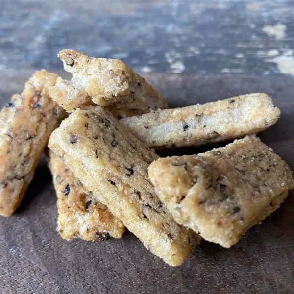 再販売！【黒米おかき 揚 塩】米油と海塩だけで仕上げた素朴な味わい 祖母山の清らかな水で育てた天日干し米