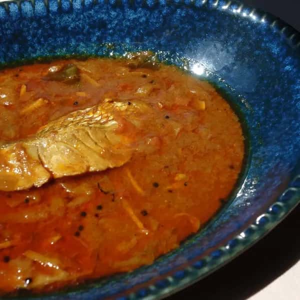 地元鮮魚店仕入れ＜大きい鯛のタマリンドカレー＞タマリンドと玉ねぎの爽やかスパイスの融合