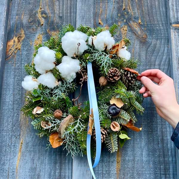 ２０２５クリスマスリース＊北八ヶ岳の森から＊ふわふわ綿雪と森の恵み仕立て