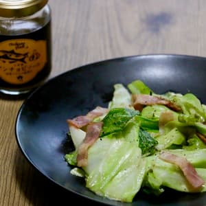 アンチョビソースで簡単アンチョビキャベツ！