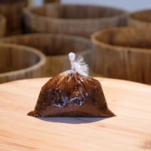 米みそ　恵み　無農薬　1kg袋入　3年熟成