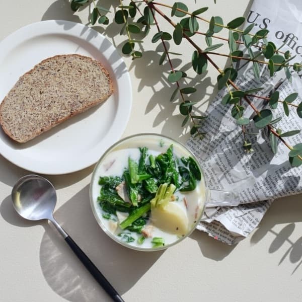 栄養学から設計された、高密度野菜と進化系バゲットのセット・バランスド・サイエンスミール(現在はホタテとカブのスープ)