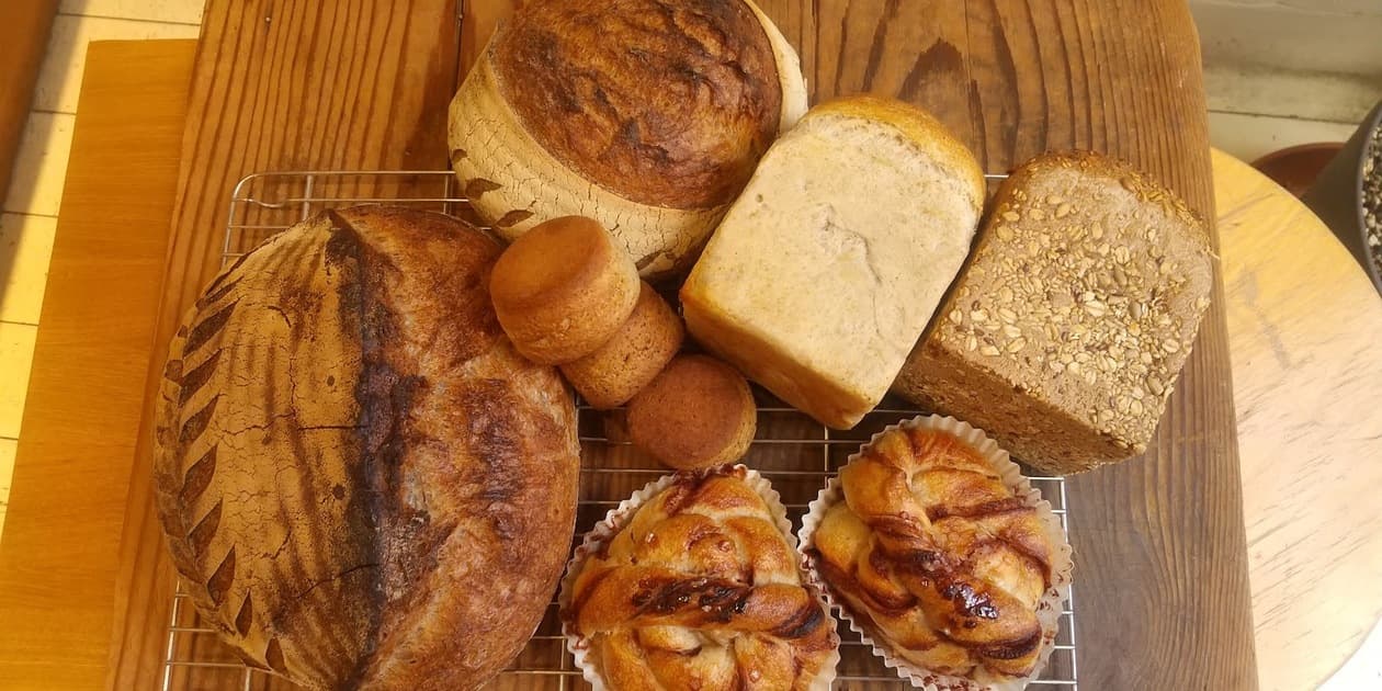 石窯パンハルロゴ