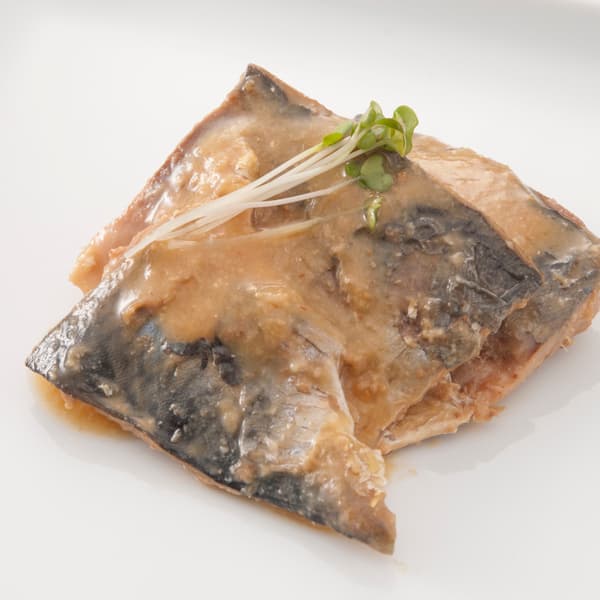 能登産真さばを加賀味噌で味付け〈さば味噌煮〉やさしい味に仕上げたお魚惣菜の定番