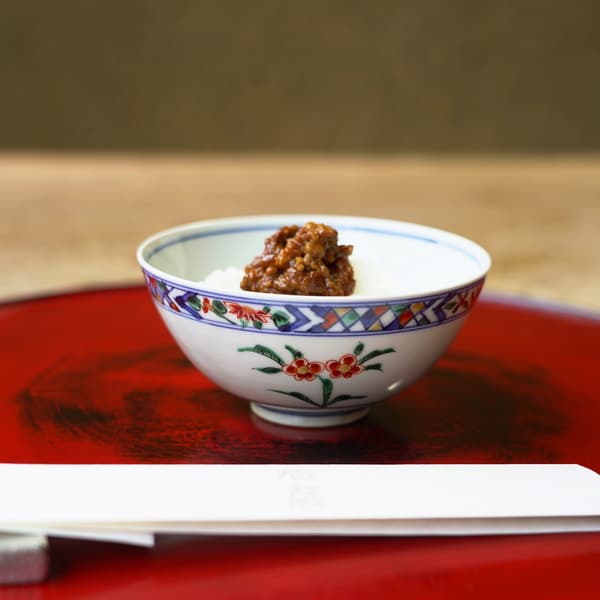 〈おともと肴〉・黒毛和牛・黒豚・黒さつま鶏