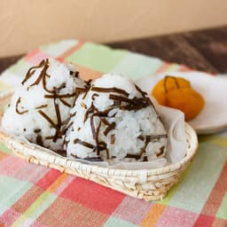 無添加塩昆布が炊き立てです♪