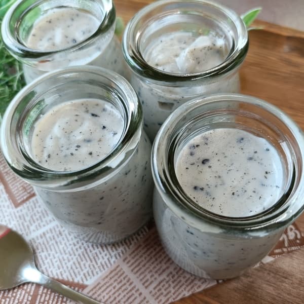 メッセージカードサービス中。ホワイトデーやギフトにオススメ。コク旨なめらか"有機黒ごまプリン"《食品添加物・小麦・砂糖・卵不使用》4個入り