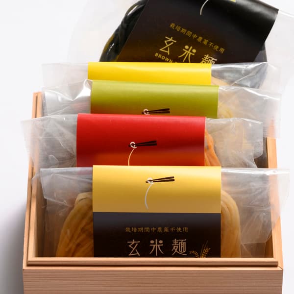 ギフトに最適！健康的な玄米麺と奈良の間伐材を使った印籠箱セット