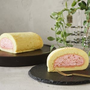 ＜無添加・つぶつぶ糸島いちごロール＞有機農家の厳選素材でふわっ、もちっの新食感