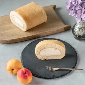 ＜無添加・あんずのロールケーキ１本＞有機農家の厳選素材でふわっ、もちっの新食感