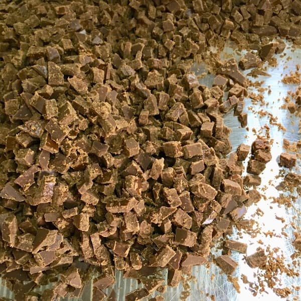 在来種さとうきびでつくる『純黒糖』