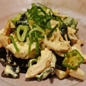 オクラと長イモとササミのマヨ昆和え