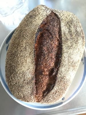 味わい深いドイツパンの画像 1