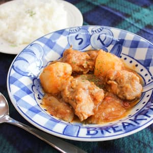 ハーブソルトで作る!鶏もも肉のワインビネガー煮