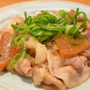 「大根と生姜の煮切り漬」を使った豚肉のおかず